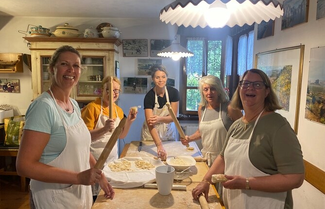 With your hands in the dough ...... cooking class near Cortona with lunch